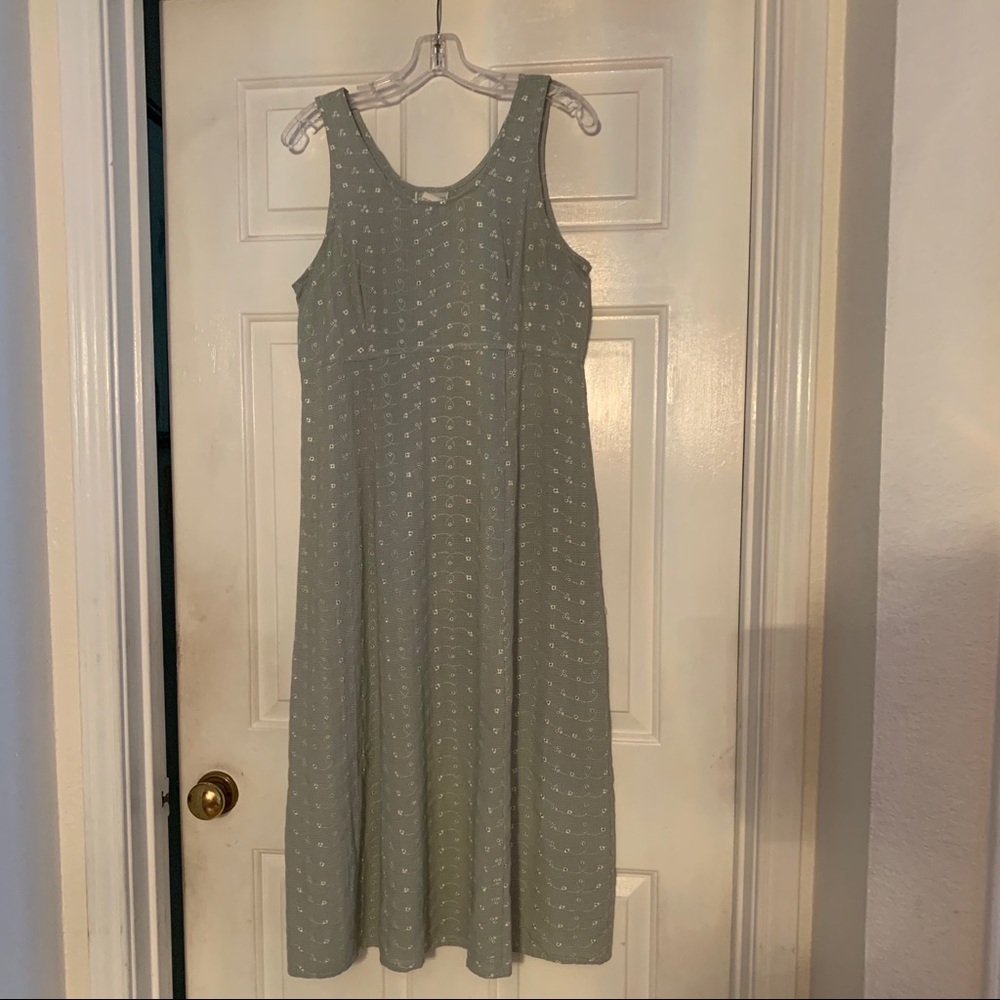 Green maxi dress